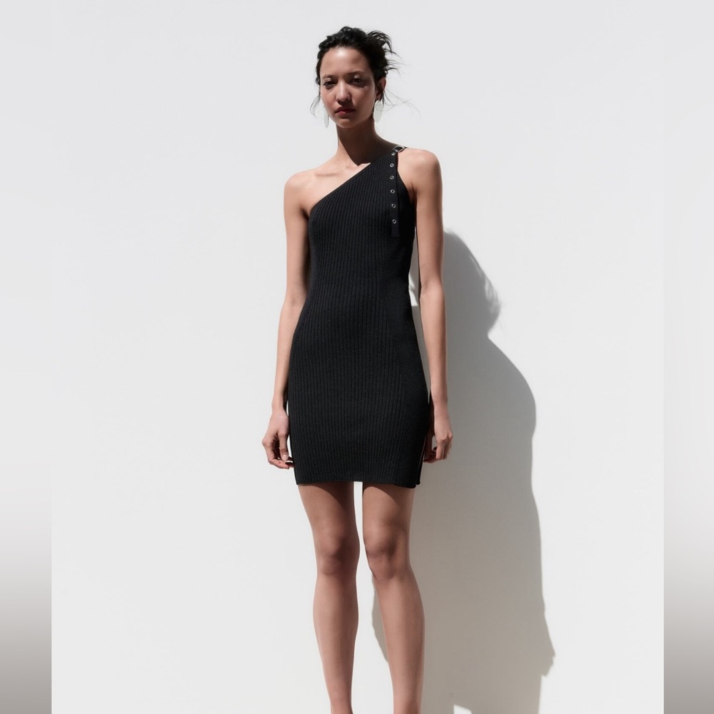 Buckle asymmetrical dress